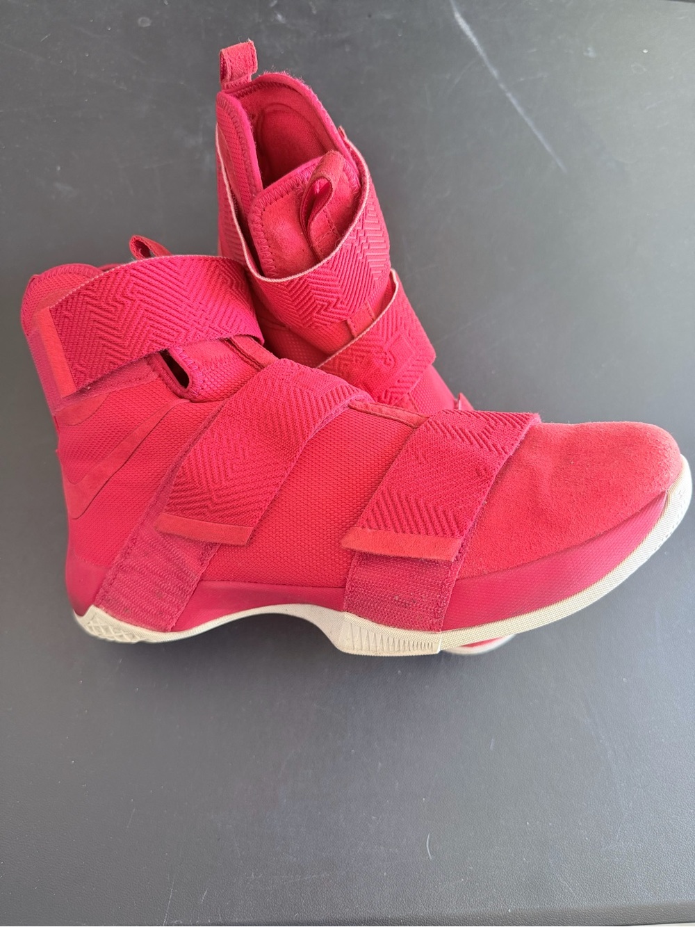 Nike red Athletic Sneakers LeBron James - Picture 3 of 6